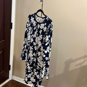 NWT MICHAEL MICHAEL KORS BODYCON DRESS SIze S.  Worn once.  Sm stain as shown